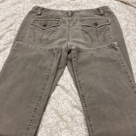 ‼️SOLD‼️low waisted corduroy jeans - Picture 2 of 3